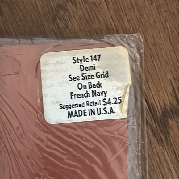 Vintage 1983 new in packaging Round the Clock Sheer Radiance Pantyhose - Picture 3 of 6